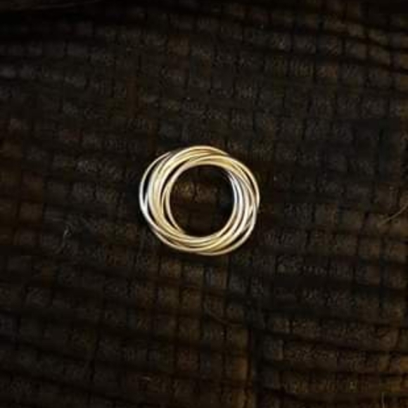 Intertwining ring - Picture 2 of 4